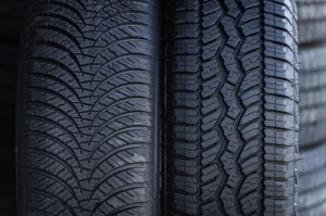 talverehv ja suverehv kõrvuti rehvimustri erinevus